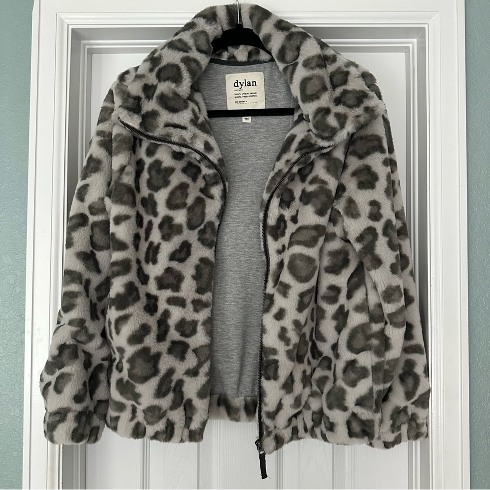 Dylan Faux Fur Leopard Print Coat Jacket Gray Size XS Small‎